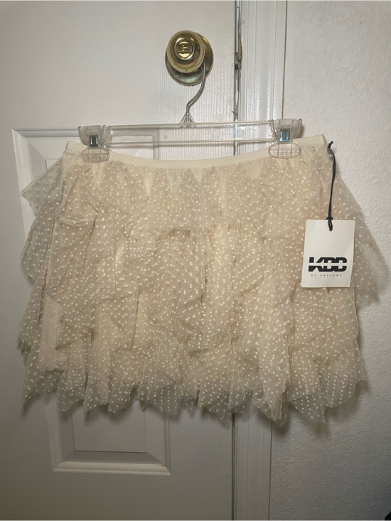 kcdd by kahlana Dresses & Skirts - New KCDD by Kahlana Women’s Size Medium Cream Polka Dot Ruffle Tulle Mini Skirt